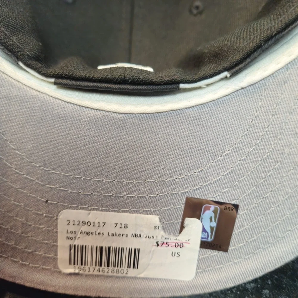 Sz 7 1/8 lakers fitted cap black